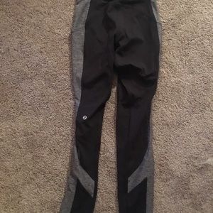 grey & black lululemon’s leggings